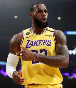 NBA superstar LeBron James lists his favourite football players (Video)