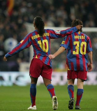 Lionel Messi to help Ronaldinho out of jail in Paraguay