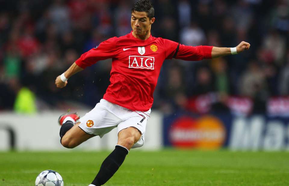 Watch Cristiano Ronaldo’s thunder strike for Manchester United against Porto in 2009 (video)