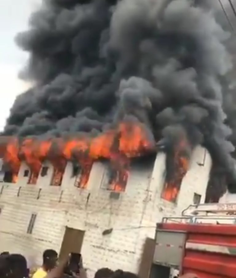 Breaking: Dugbe market in Ibadan on fire! (See videos & photos)