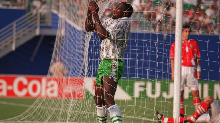 Watch the late Rashidi Yekini destroy opponents, 8 years after his death (video)