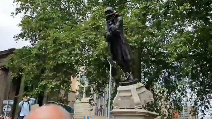 Black Lives Matter protesters destroy 100-year-old statue honoring slave trader in England (video)