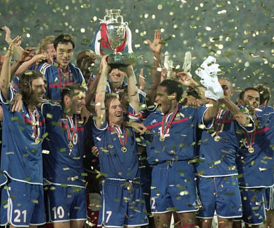OTD in 2000, France beat Italy 2-1 in extra time to win UEFA European Championship (video)