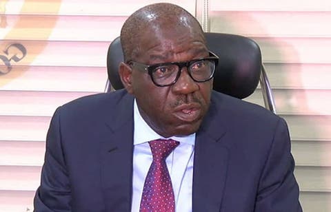 Edo Guber Polls: Angry Residents boo Governor Godwin Obaseki and his convoy at Oba of Benin’s Palace (video) 