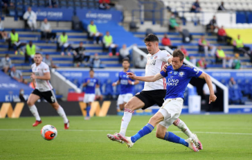 Leicester City beat Sheffield United 2-0 to keep Champions League hopes alive (video)