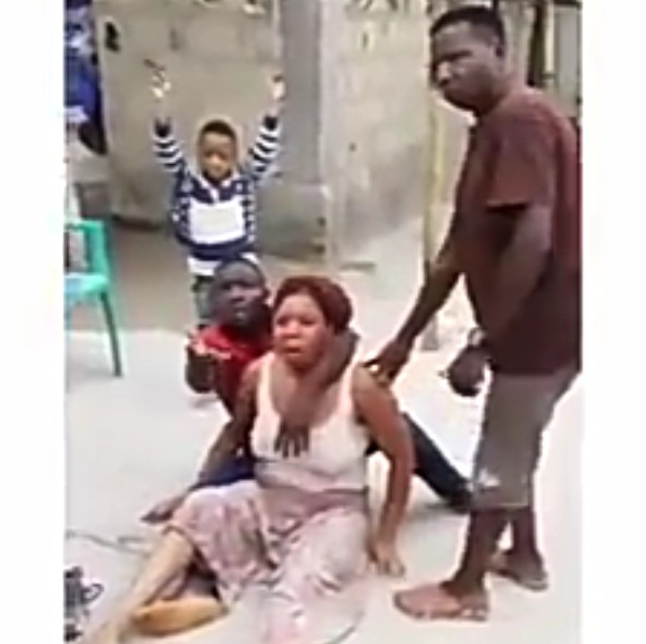 Neighbours confront man for beating up his wife (video)