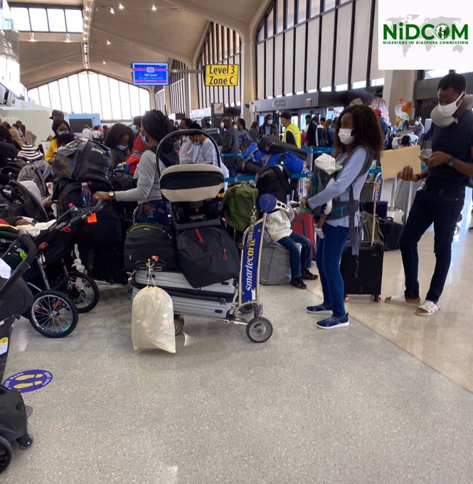 FG welcomes 322 Nigerians from the US and 109 from India (photos)