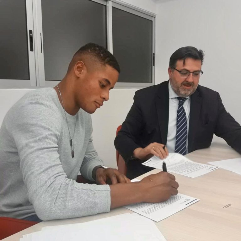 19-year-old Kevin Omoruyi signs with newly-promoted La Liga side SD Huesca (photos)