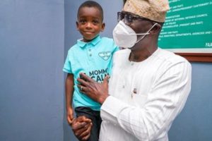 Boy who screamed "Mummy calm down" finally met Governor Sanwoolu (pictures) 4