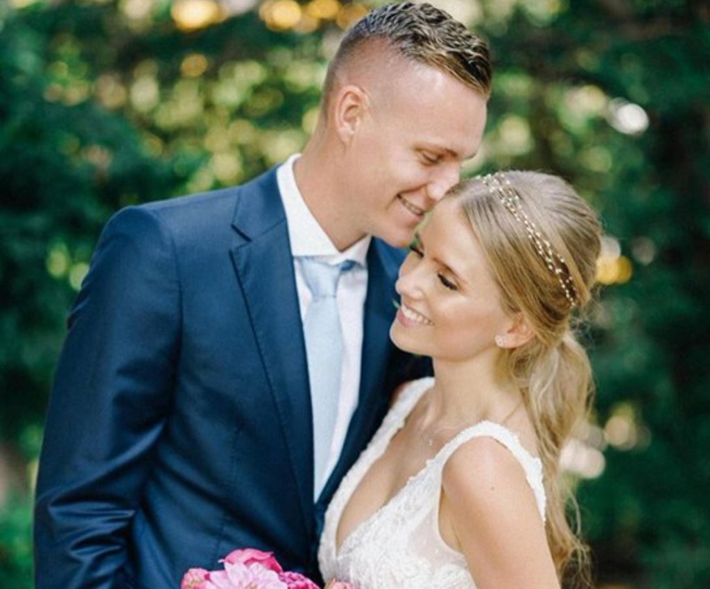 See wedding pictures as Arsenal’s goalkeeper, Bernd Leno ties the knot with partner Sophie! 🎊