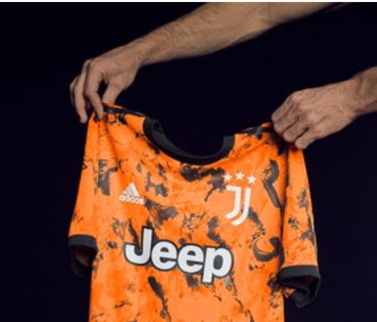 Juventus unveils third kit for 2020/2021 season and it’s absolutely stunning! Pictures 👇