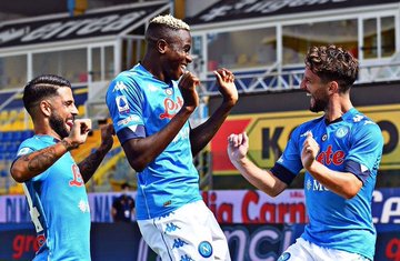 Bromance: Napoli forward, Dries Mertens asks Victor Osimhen for Nigeria’s new national teams jersey! See post👇