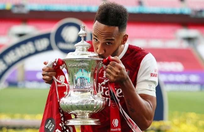 Why I mistakenly dropped FA CUP trophy – Arsenal’s captain, Aubameyang reveals 🤣🤣 (video)