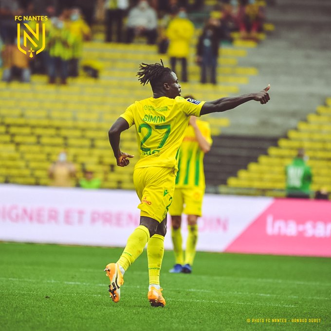 Super Eagles forward Moses Simon on target to as Nantes secure a 2-2 draw (video)