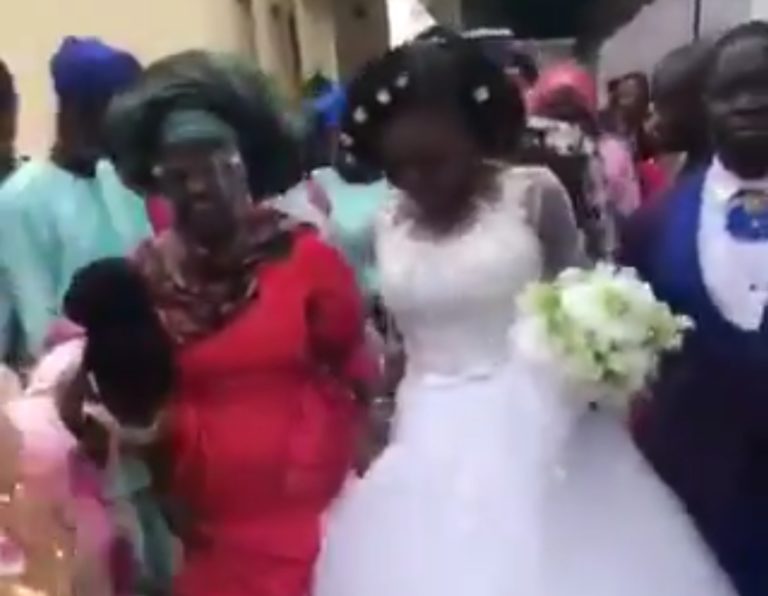Bride breaks down in tears as her mother presents her with a brand new car as wedding gift! Video 👇