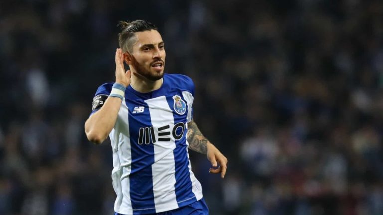 Just In: Manchester United reach €15m agreement with FC Porto for the transfer of Alex Telles!