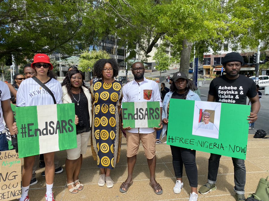 Nigerians and New Zealanders unite as they continue #EndSARS protest in Auckland! Video👇