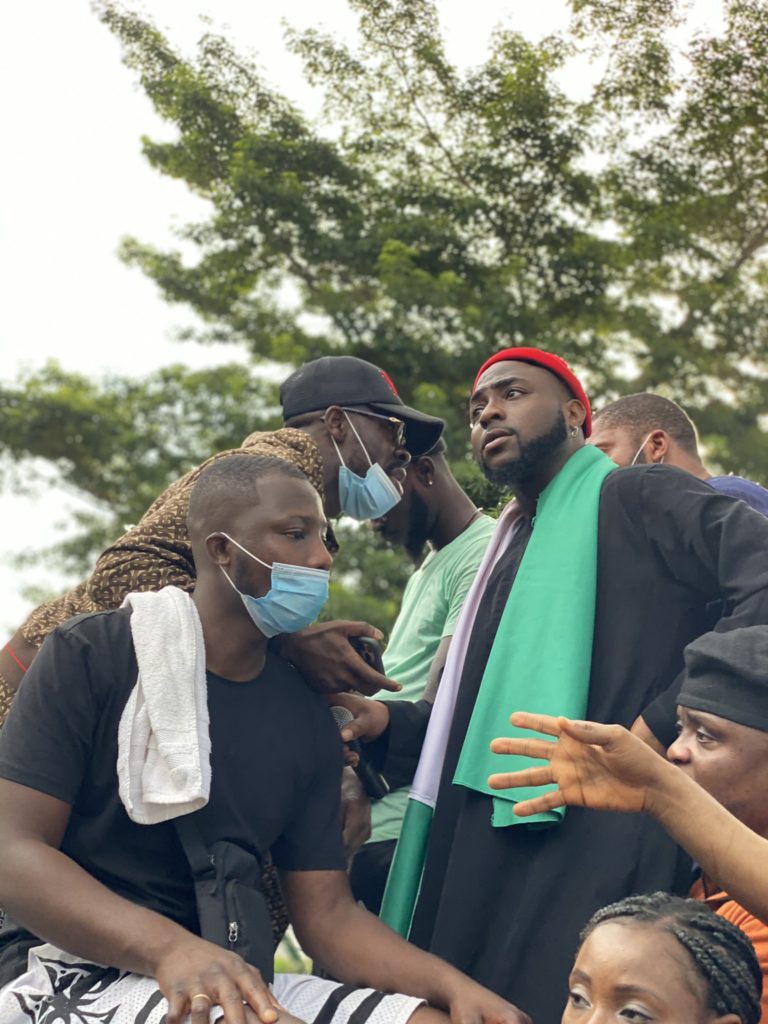 Davido ensures release of EndSARS protestors in Abuja (video)