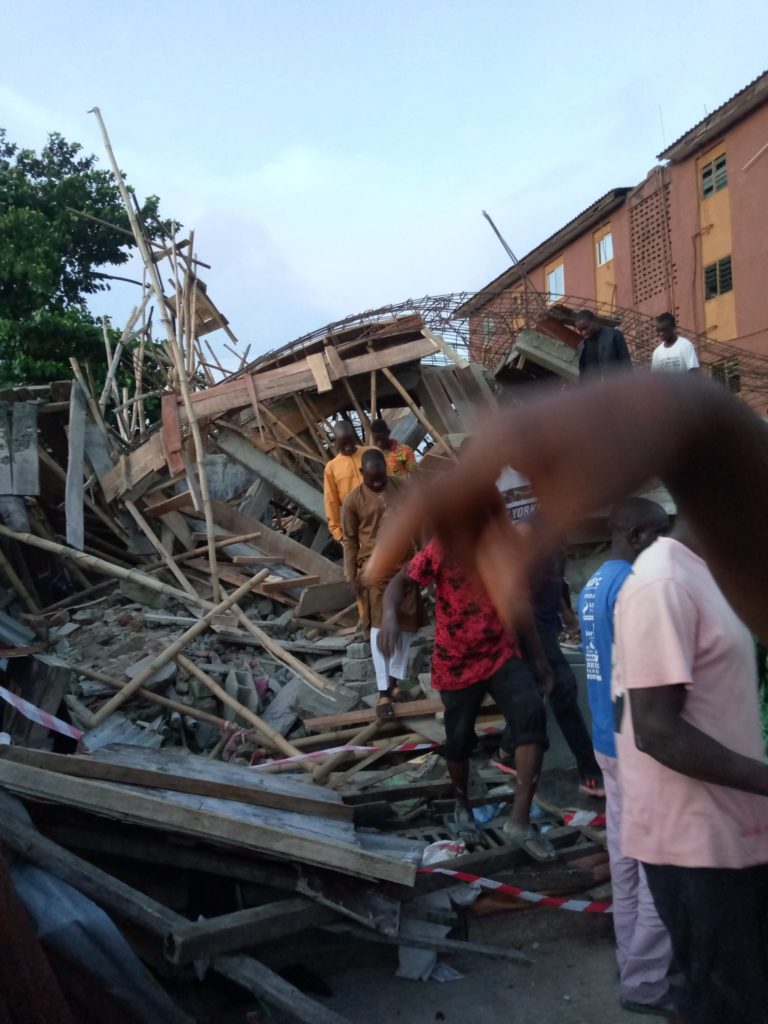 4 people dead as 3 storey building collapses at Obalende (photos/video)