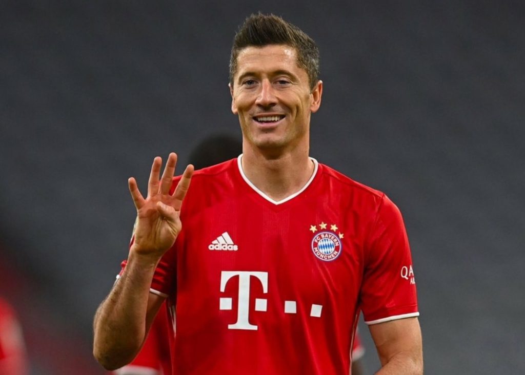 Bayern Munich striker, Robert Lewandowski bags Masters Degree in Sport Education! Picture 👇