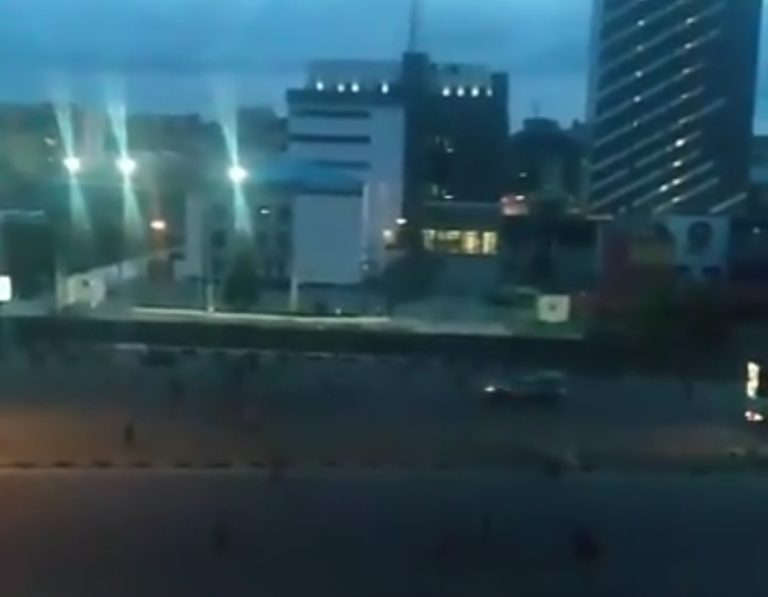 Just In: 9 dead as Nigerian soldiers and Riot Police open fire on peaceful #EndSARS protesters at Lekki, Lagos! Video👇