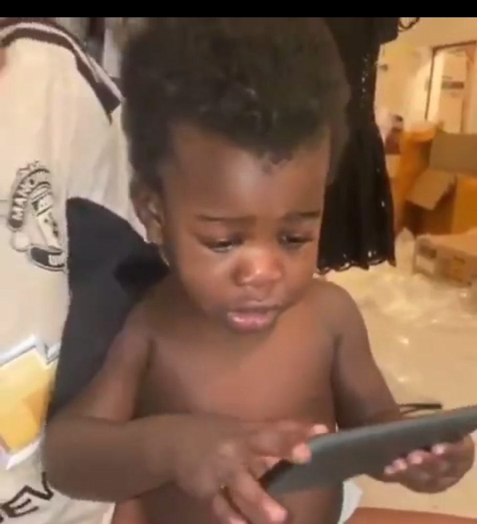 Watch how this kid rocks to Davido’s hit track, “FEM” 😊 Video👇