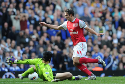 OTD in 2011, Van Persie scores 3 goals as Arsenal beat Chelsea 5-3 at Stamford Bridge (video)