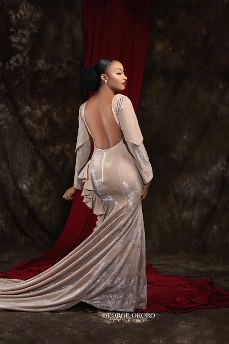 Northern youths drag actress Rahma Sadau over her backless dress, see pictures