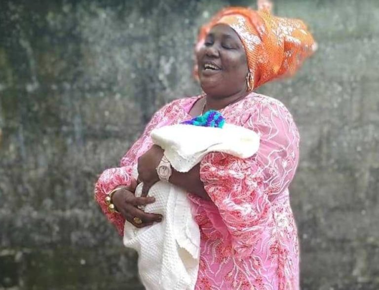 Nigerian woman welcomes second child after 14 years of several miscarriages! Pictures👇