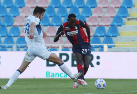 Watch Simy Nwankwo score for Crotone against Atalanta (video)