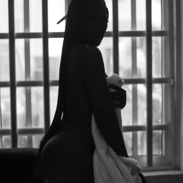 See stunning pictures of 40-year-old Nigerian singer Tiwa Savage with just her towel