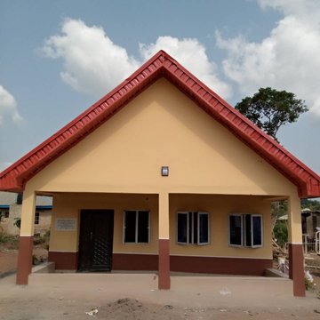 Nigerian Lawmaker Akin Alabi reacts to renovated health center