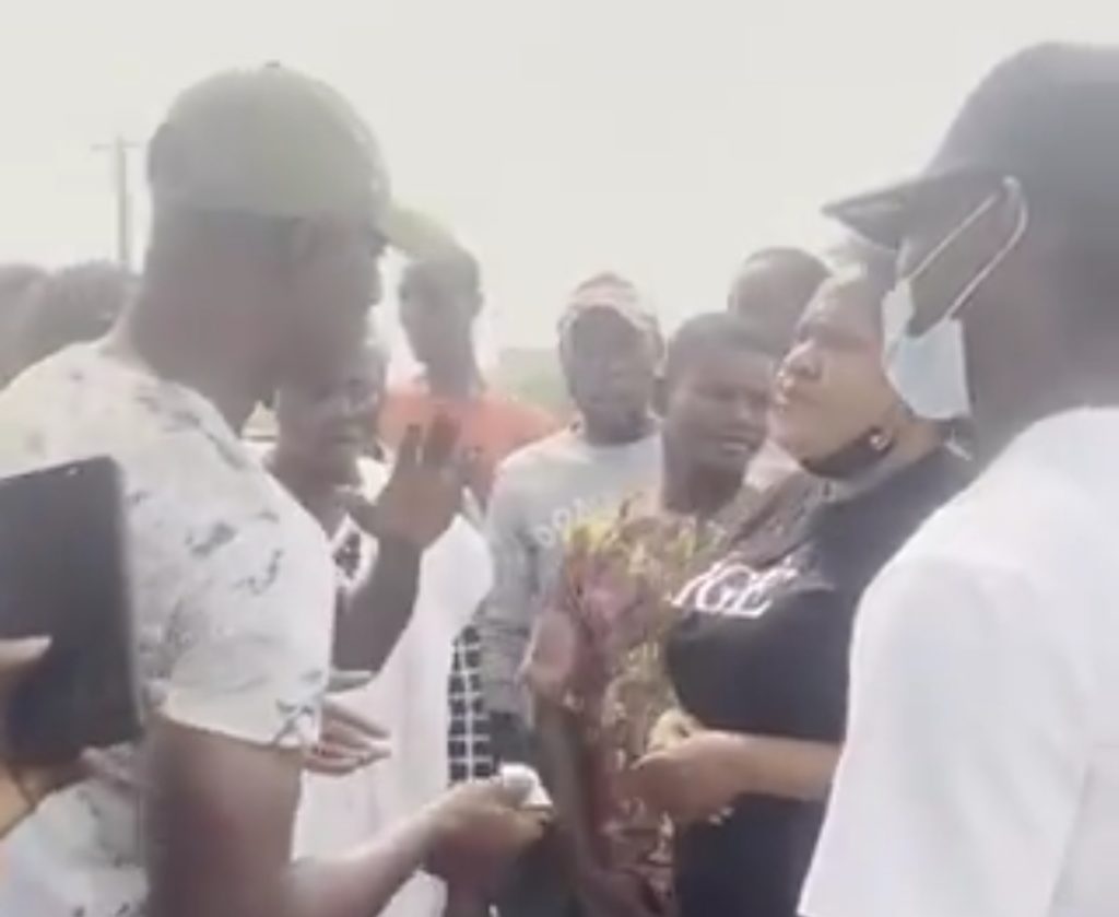Nollywood Actress, Toyin Abraham engage “Area Boys” in argument over “allowance” (Owo Ile) Video👇