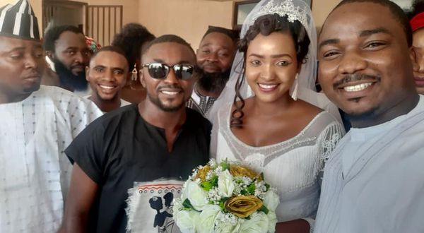See pictures as Nigerian groom rocks Danshiki shirt and Jeans Trousers to his wedding ceremony!