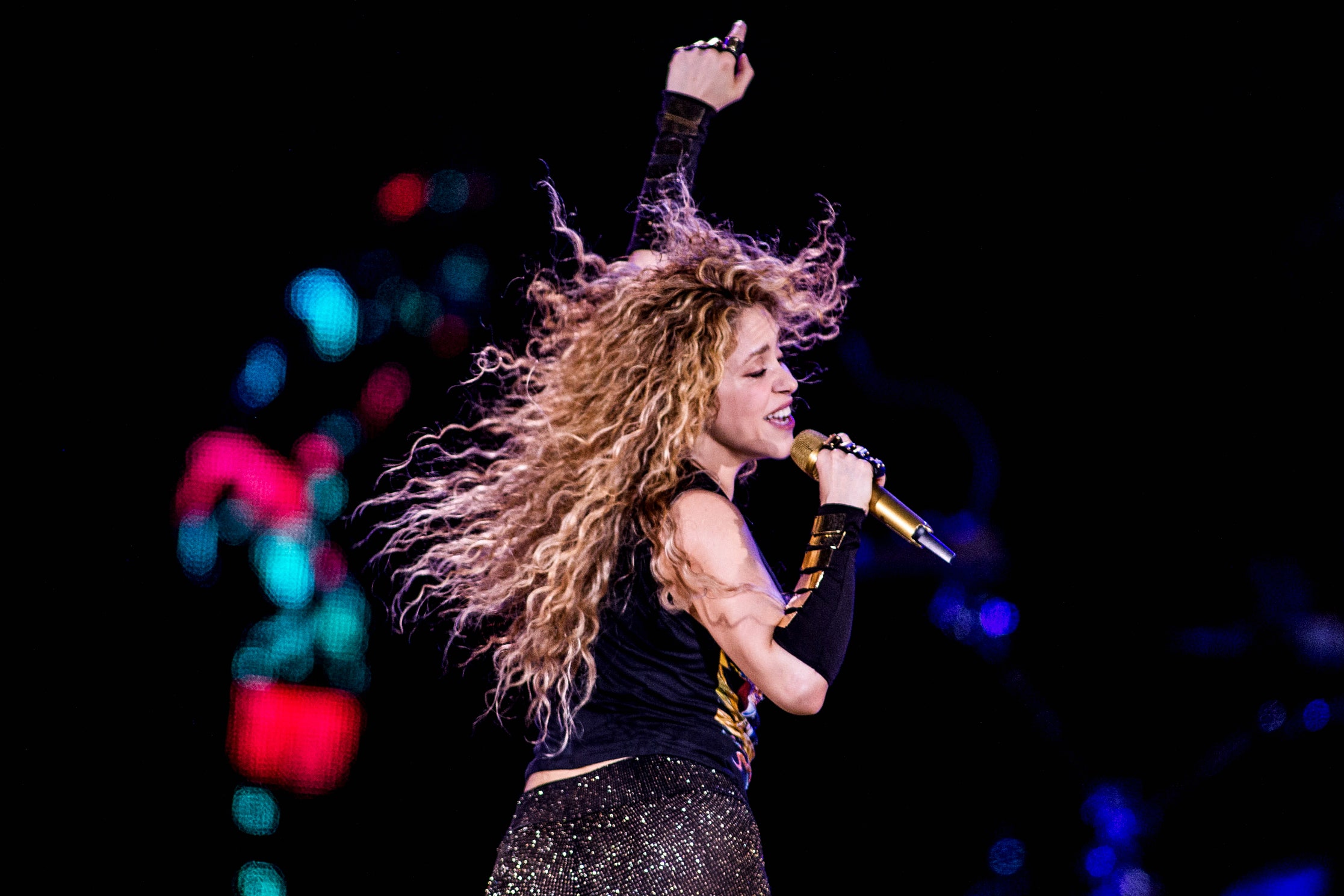 Shakira's Hair Evolution - wide 6
