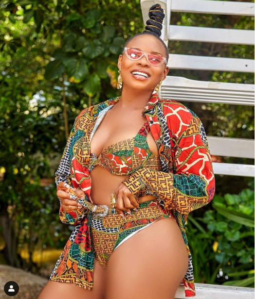 See the hilarious gift Nigerian musician Yemi Alade got for her birthday (photos)