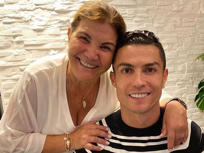 Cristiano Ronaldo’s mum, Dolores gives hint on the club her son will play for next year