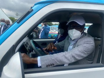 Photos: Governor Sanwo-Olu initiates cashless “First and Last” mile bus scheme!