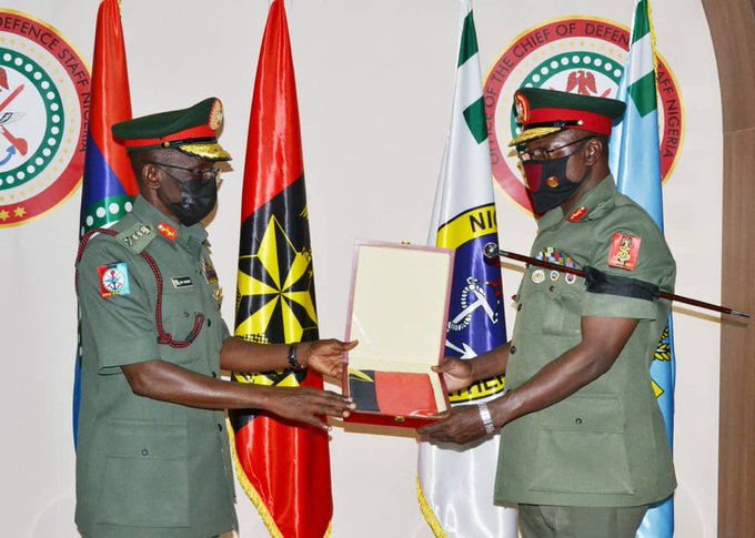 Major General Farouk Yahaya assumes command as the 22nd Chief of Army Staff! Video