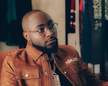 Davido will be poisned by his close friend! – Nigerian Pastor reveals! Video👇