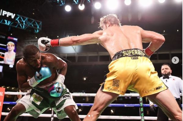 Floyd Mayweather goes the distance against YouTube sensation Logan Paul in Boxing exhibition (video)