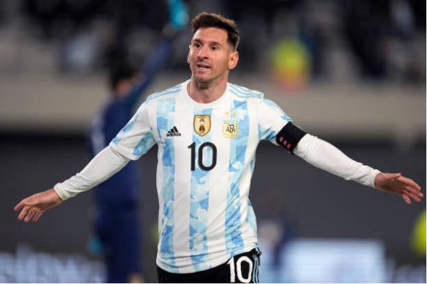 Lionel Messi scores hattrick for Argentina against Bolivia (video)