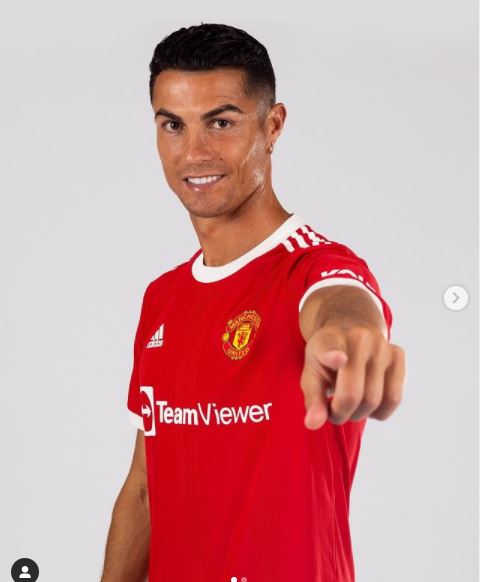 Check out Cristiano Ronaldo in latest Manchester United kit (photos)