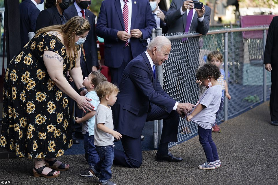 Biden greets children in Connecticut as he sets out his plan over holiday supply chain crunch 1