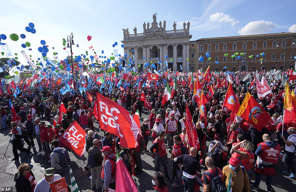 Left-wing protestors take to the streets of Italy in anti-fascist rally 1
