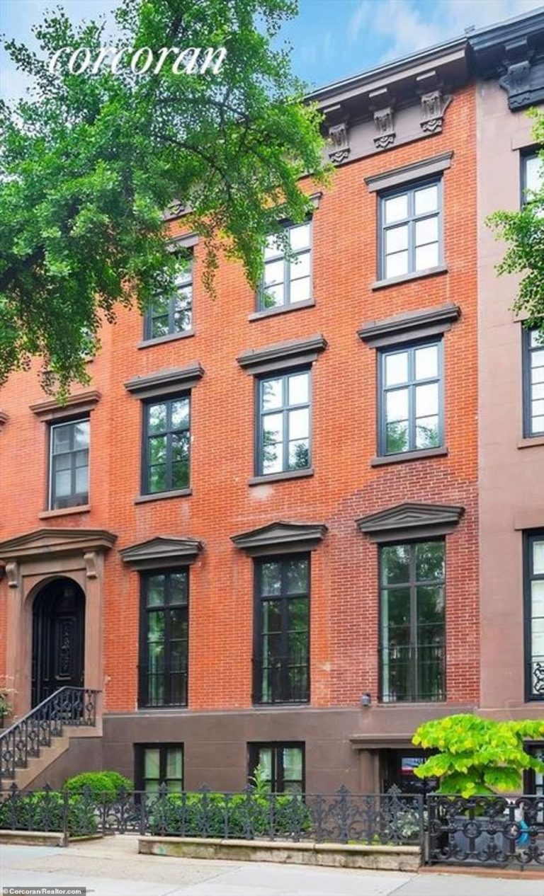 Robert De Niro’s former New York City townhouse of nearly 37 years sells for $11.98 million