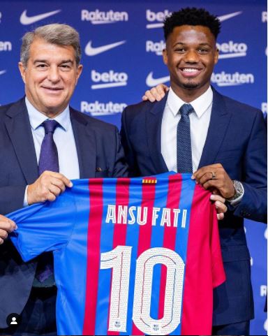 Ansu Fati signs extension with Barcelona until 2027