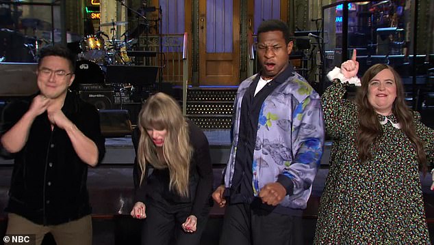 Taylor Swift and Jonathan Majors are both very excited to be on Saturday Night Live