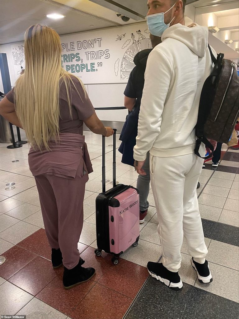 PIC EXC: Katie Price and Carl Woods are UK bound as the pair are spotted at Las Vegas airport