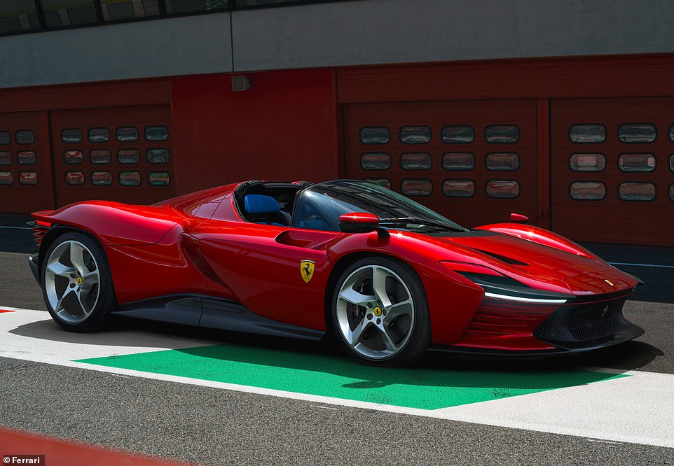 Ferrari unveils stunning new £1.7million Daytona SP3 supercar 1